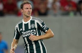 Jonny Evans Salary - Football Earnings