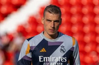 Andrii Lunin - Age, Height, and Hairstyle in Football