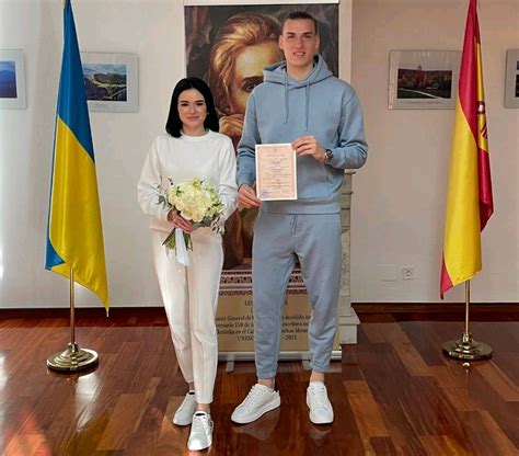 Andrii Lunin Ties the Knot